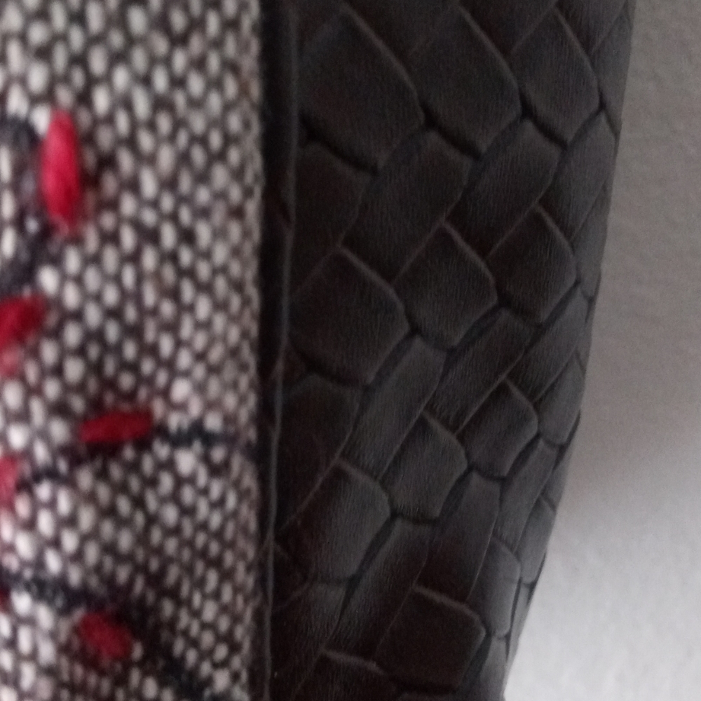 Beuno Handbag - Picture 4 of 6